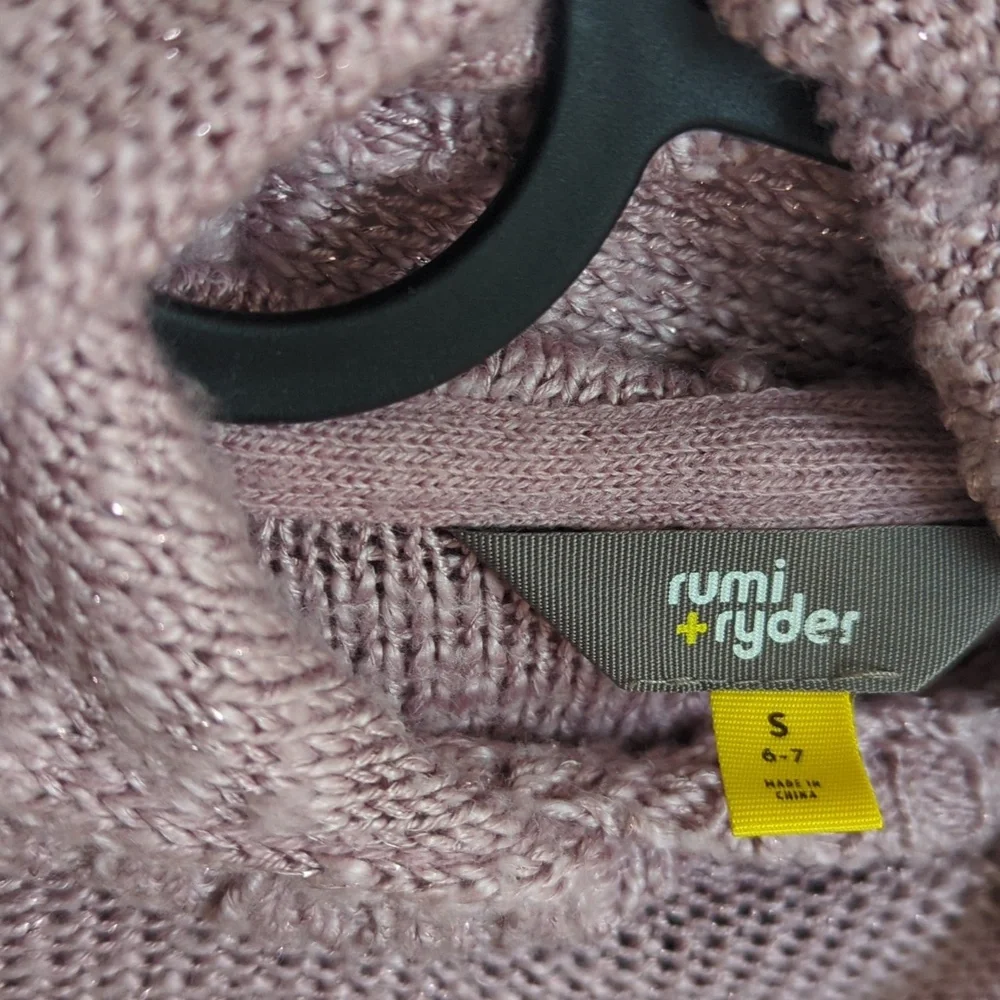 Girls Size 6-8 Long Sleeve Tops Bundle - Cozy and Stylish - Picture 9 of 9